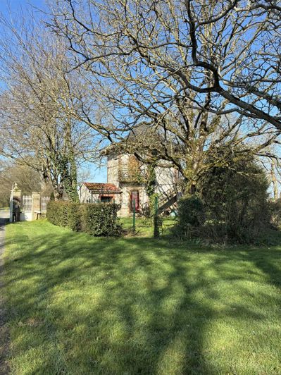 Image No.25-6 Bed Property for sale