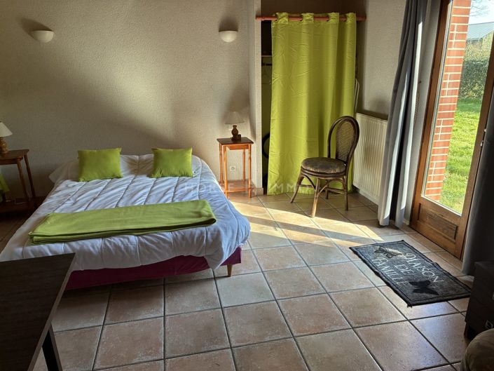 Image No.27-6 Bed Property for sale