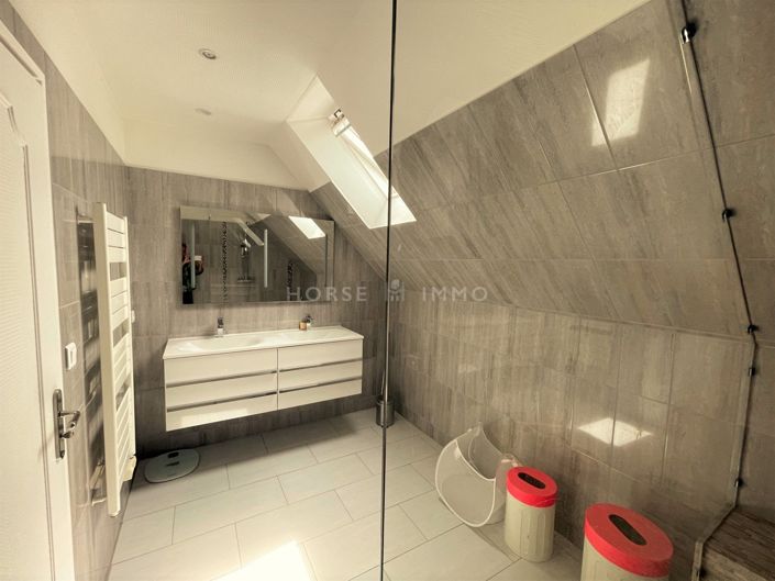 Image No.11-6 Bed House for sale