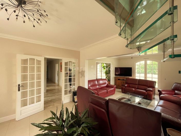 Image No.5-6 Bed House for sale