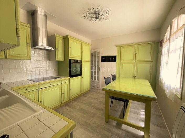 Image No.9-6 Bed House for sale