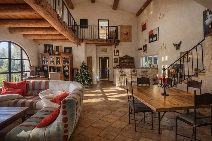 Image No.3-5 Bed Property for sale