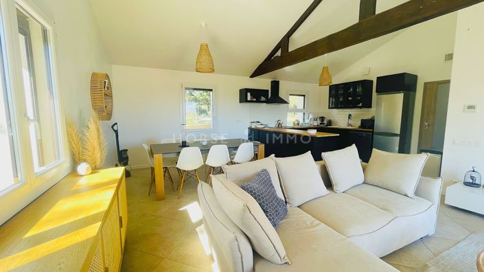 Image No.2-5 Bed Property for sale