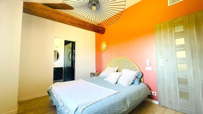 Image No.8-5 Bed Property for sale