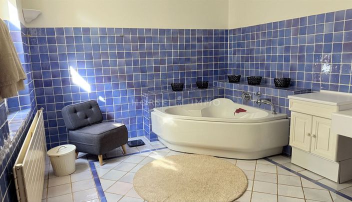 Image No.16-7 Bed House for sale