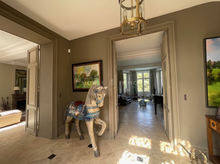 Image No.8-6 Bed House for sale