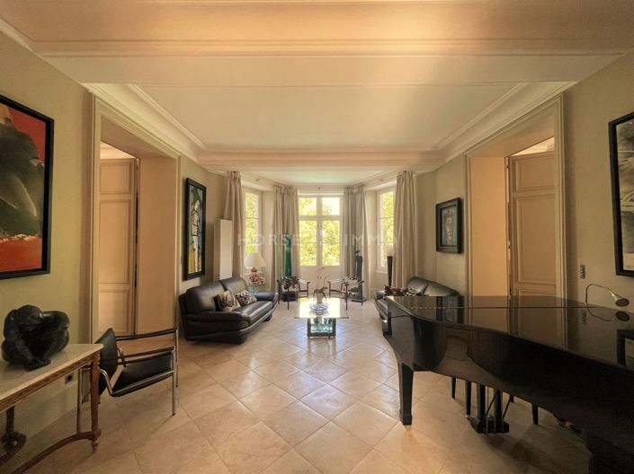 Image No.9-6 Bed House for sale