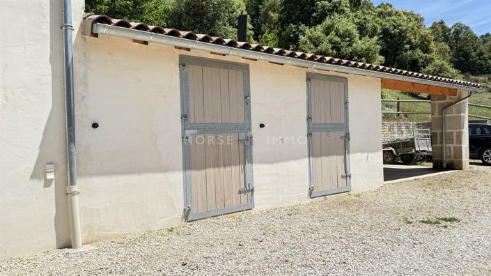 Image No.8-5 Bed House for sale