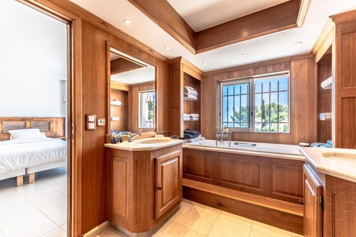 Image No.6-6 Bed House for sale