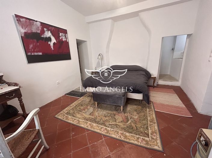 Image No.17-6 Bed Property for sale