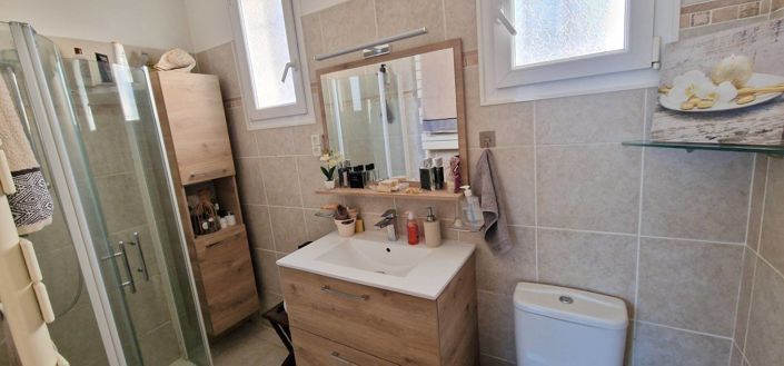 Image No.10-3 Bed House for sale