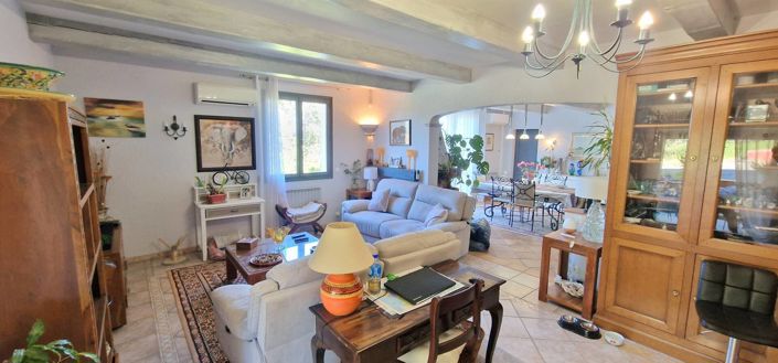 Image No.11-3 Bed House for sale