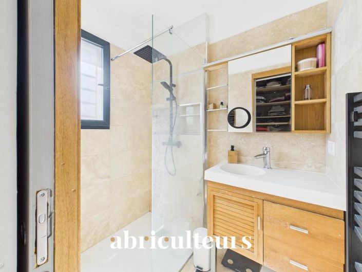 Image No.9-3 Bed House for sale