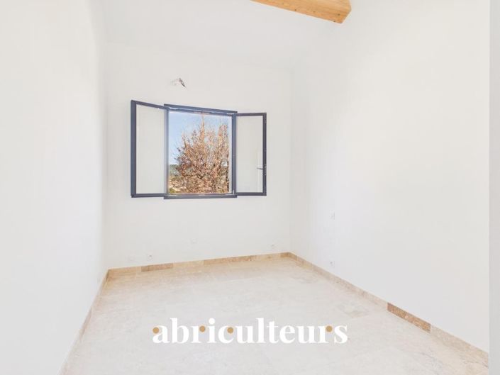 Image No.8-2 Bed House for sale