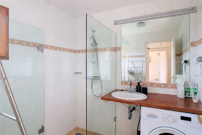 Image No.10-2 Bed House for sale