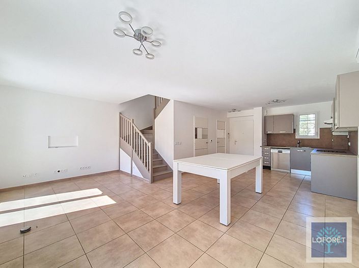 Image No.2-3 Bed House for sale