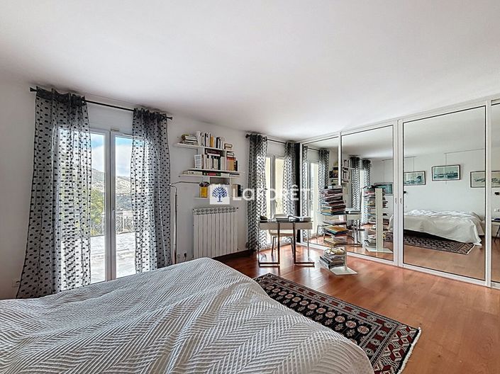 Image No.9-3 Bed House for sale