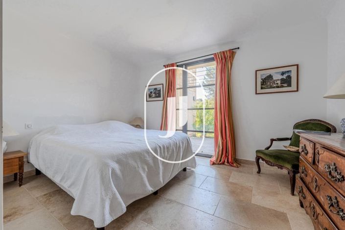 Image No.11-4 Bed House for sale