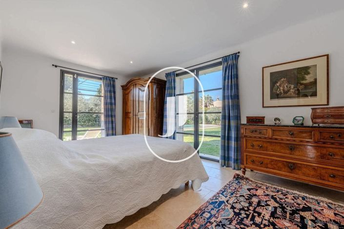 Image No.9-4 Bed House for sale