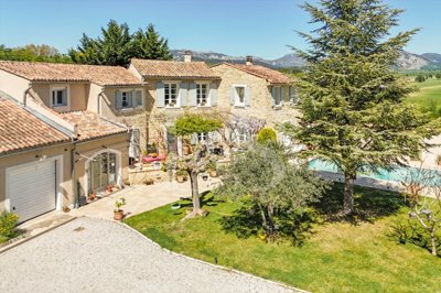 1 - Aubignan, House