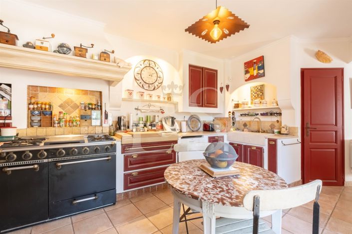 Image No.13-5 Bed House for sale