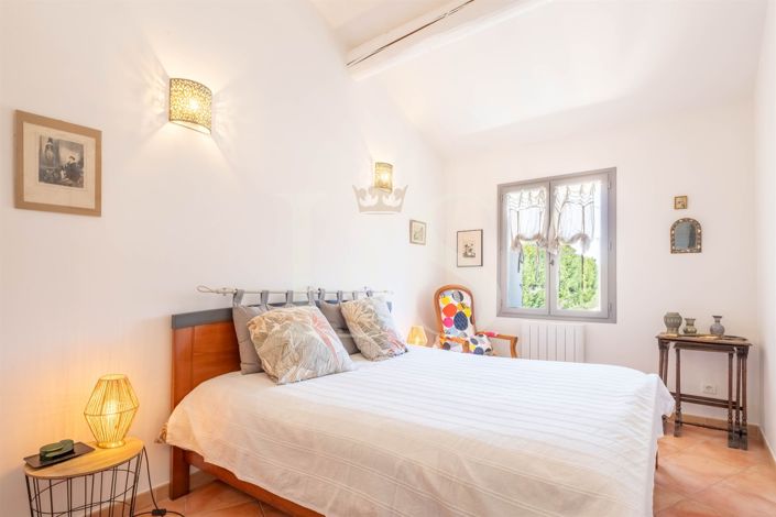 Image No.16-5 Bed House for sale