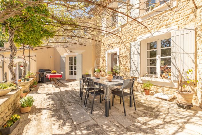 Image No.8-5 Bed House for sale