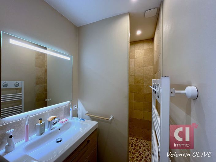 Image No.10-3 Bed House for sale