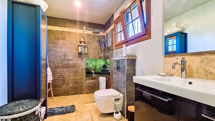 Image No.12-3 Bed House for sale