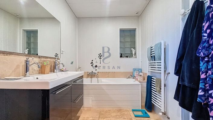 Image No.13-3 Bed House for sale