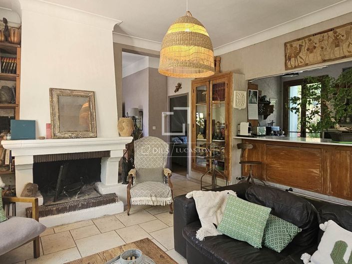 Image No.10-5 Bed House for sale