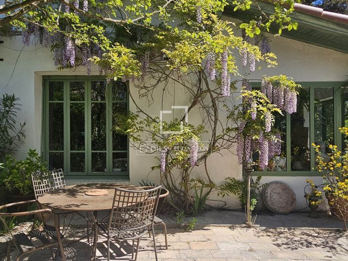 Image No.15-5 Bed House for sale