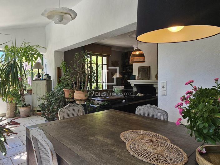 Image No.19-5 Bed House for sale