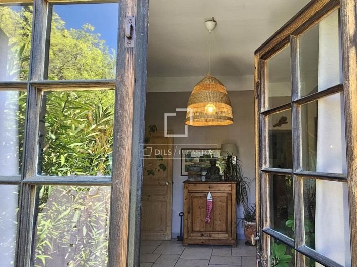 Image No.23-5 Bed House for sale