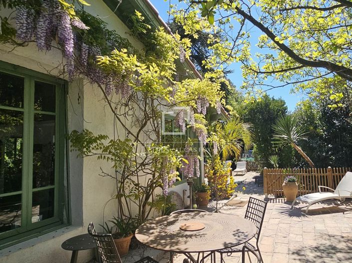 Image No.6-5 Bed House for sale