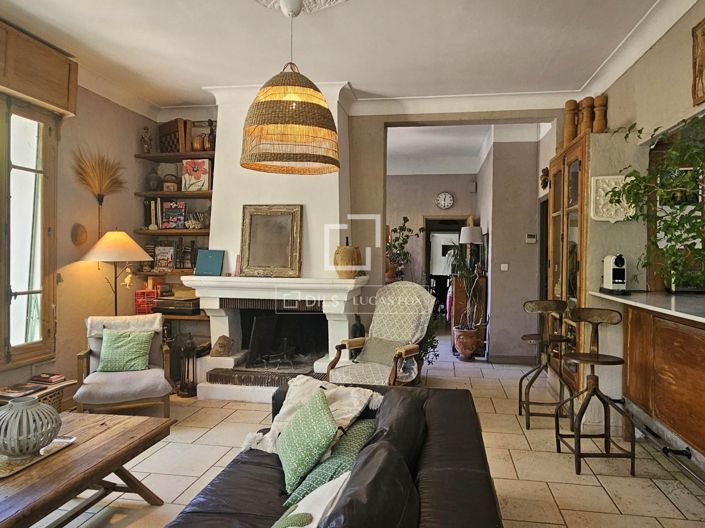 Image No.9-5 Bed House for sale