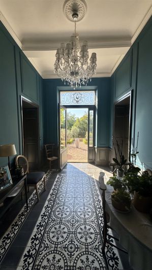 Image No.5-18 Bed Property for sale