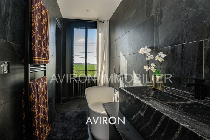 Image No.15-5 Bed House for sale