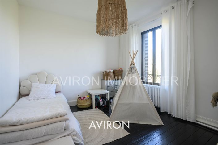 Image No.17-5 Bed House for sale