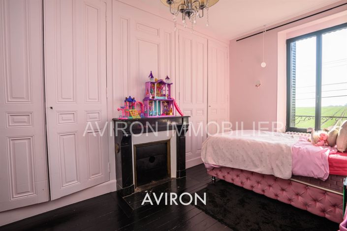 Image No.18-5 Bed House for sale