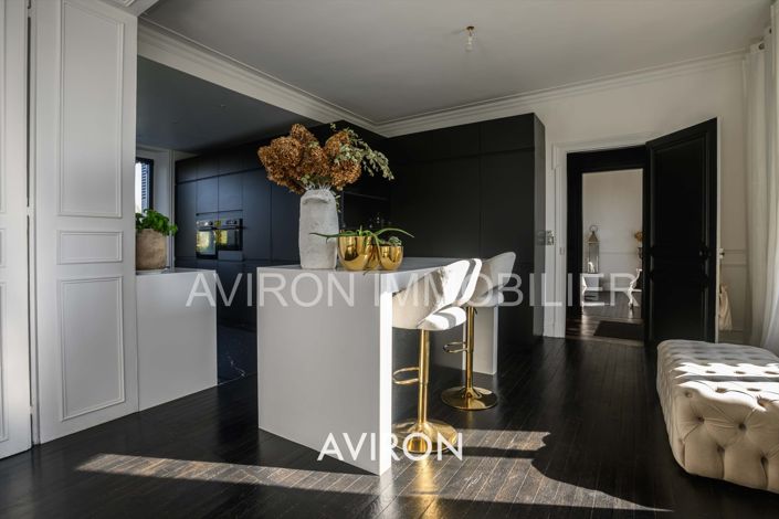 Image No.8-5 Bed House for sale