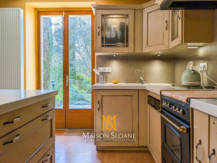 Image No.15-5 Bed House for sale