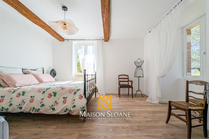 Image No.16-5 Bed House for sale