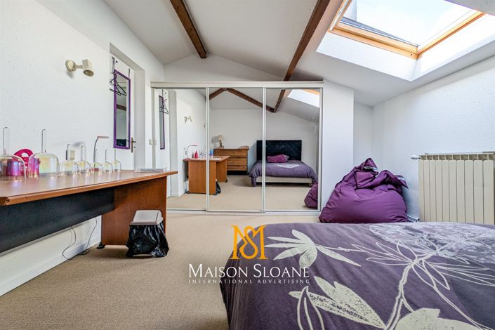 Image No.23-5 Bed House for sale