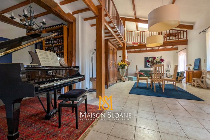 Image No.7-5 Bed House for sale