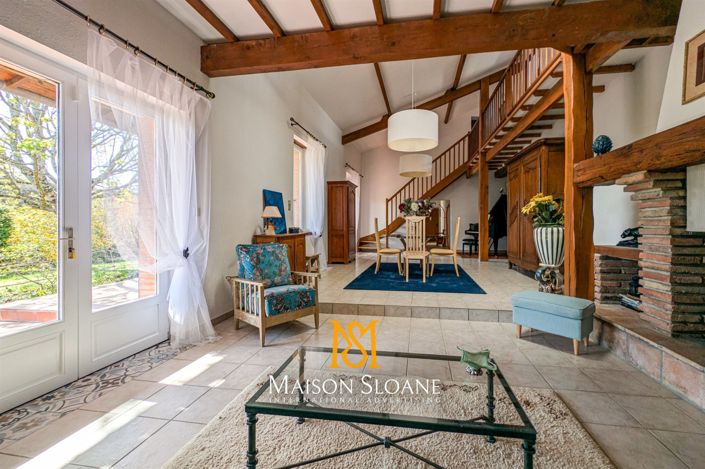 Image No.8-5 Bed House for sale