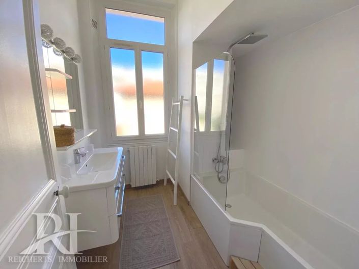 Image No.14-7 Bed House for sale