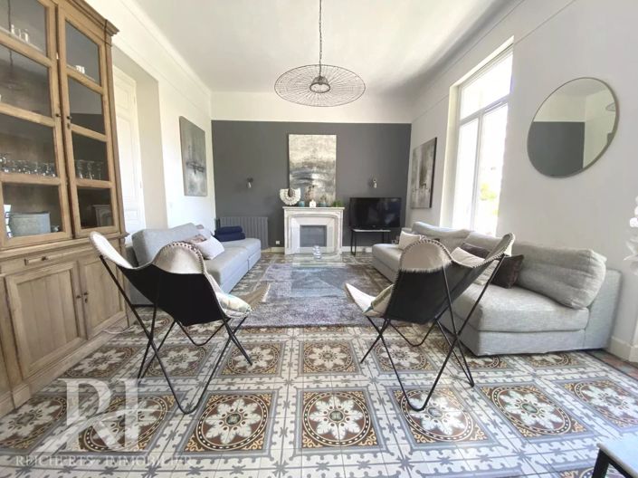 Image No.2-7 Bed House for sale