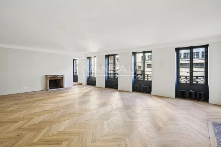 Image No.10-3 Bed Apartment for sale