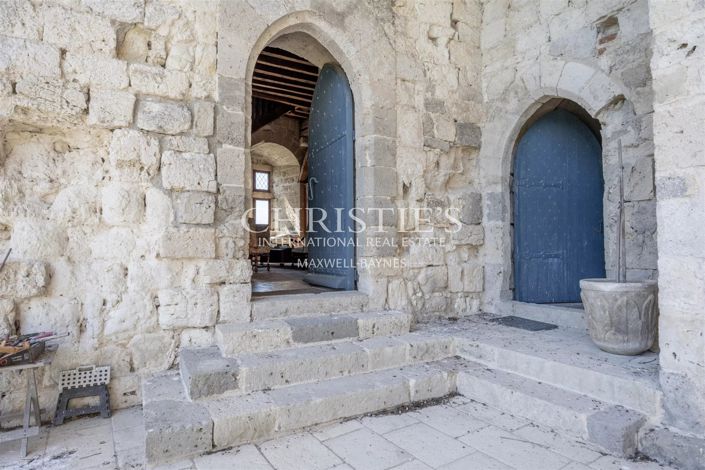 Image No.10-7 Bed House for sale